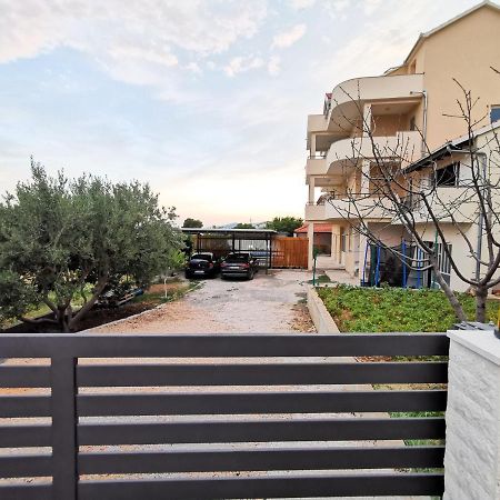 A4 Apartmani Kevic Kaštela Esterno foto