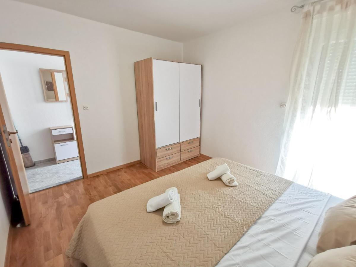 A4 Apartmani Kevic Kaštela Esterno foto