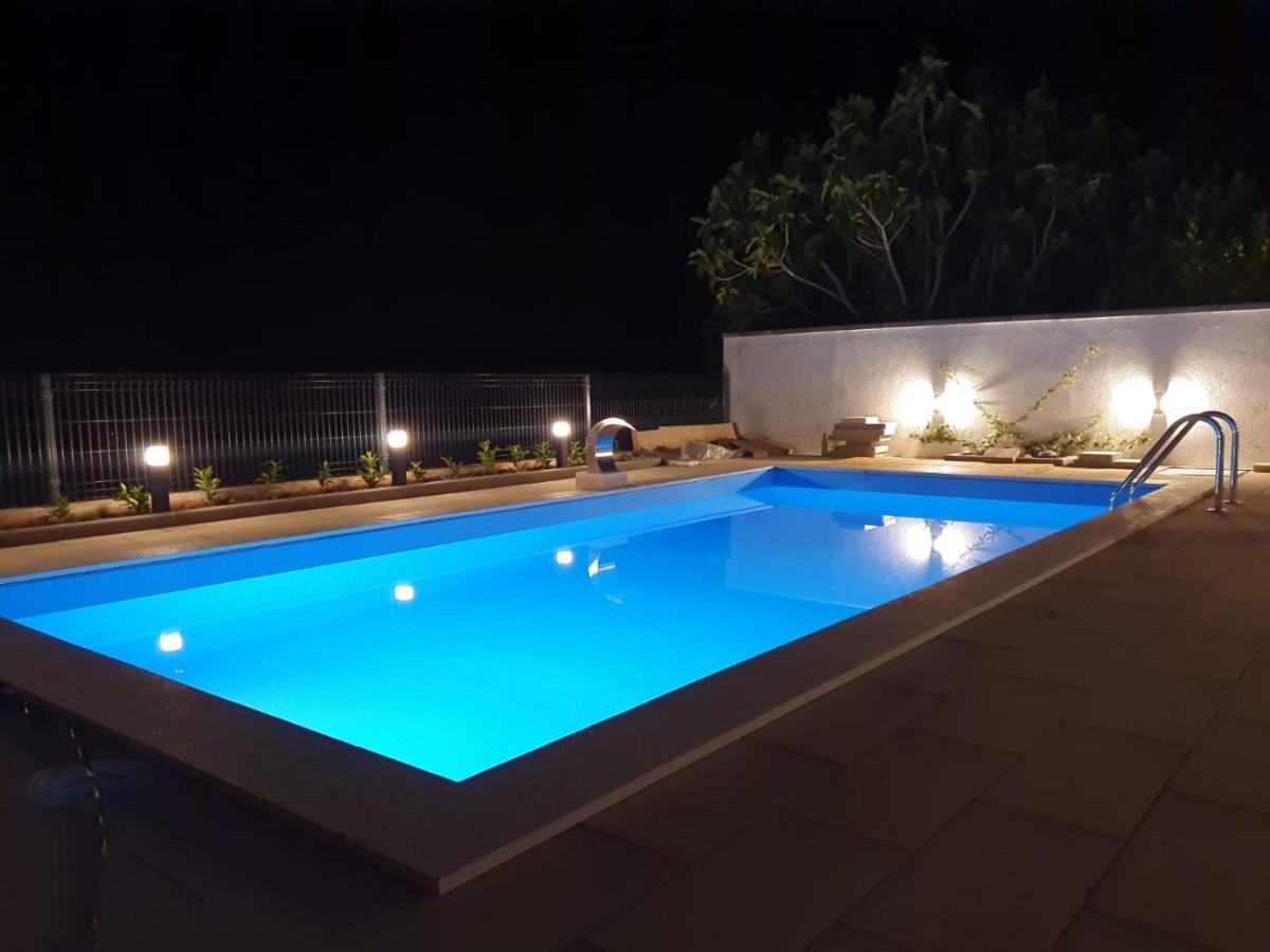 A4 Apartmani Kevic Kaštela Esterno foto
