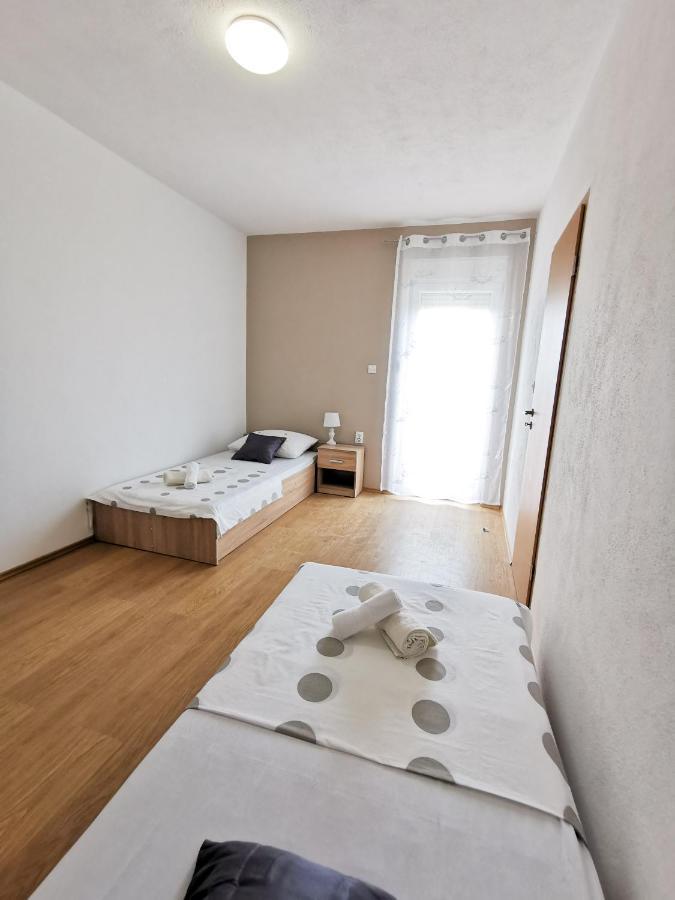 A4 Apartmani Kevic Kaštela Esterno foto