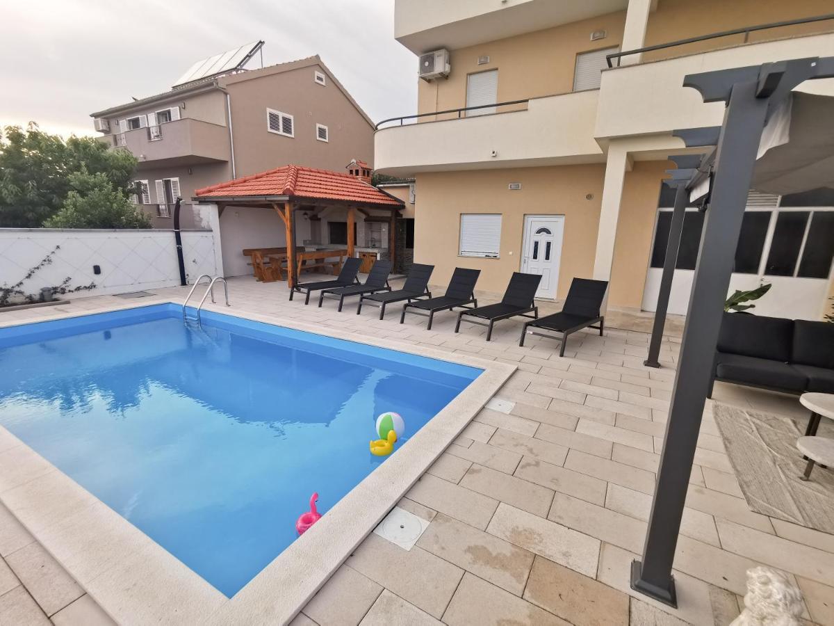 A4 Apartmani Kevic Kaštela Esterno foto