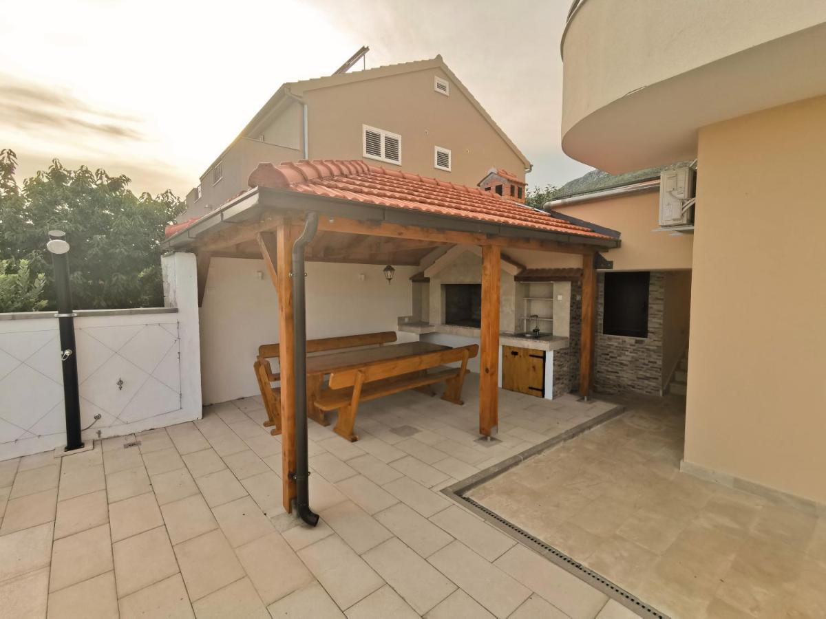 A4 Apartmani Kevic Kaštela Esterno foto