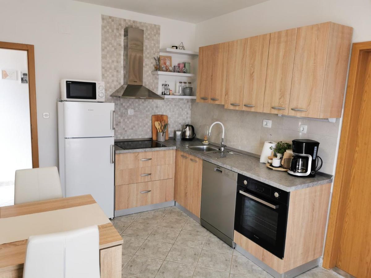 A4 Apartmani Kevic Kaštela Esterno foto